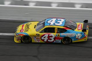 http://upload.wikimedia.org/wikipedia/commons/5/54/Bobby_Labonte_2008_Cheerios_Dodge_Charger.jpg