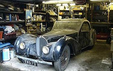 http://upload.wikimedia.org/wikipedia/en/thumb/e/eb/Bugatti_57502_discovery.JPG/300px-Bugatti_57502_discovery.JPG