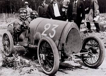 http://www.classiccarpassion.com/media/14928/03_Ernest_Friderich_with_the_16_valve_Type_13_in_LeMans_1920_497x355.jpg