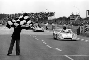 http://i1.wp.com/www.sportscardigest.com/wp-content/uploads/1977-Porsche-936.jpg?resize=1131%2C763
